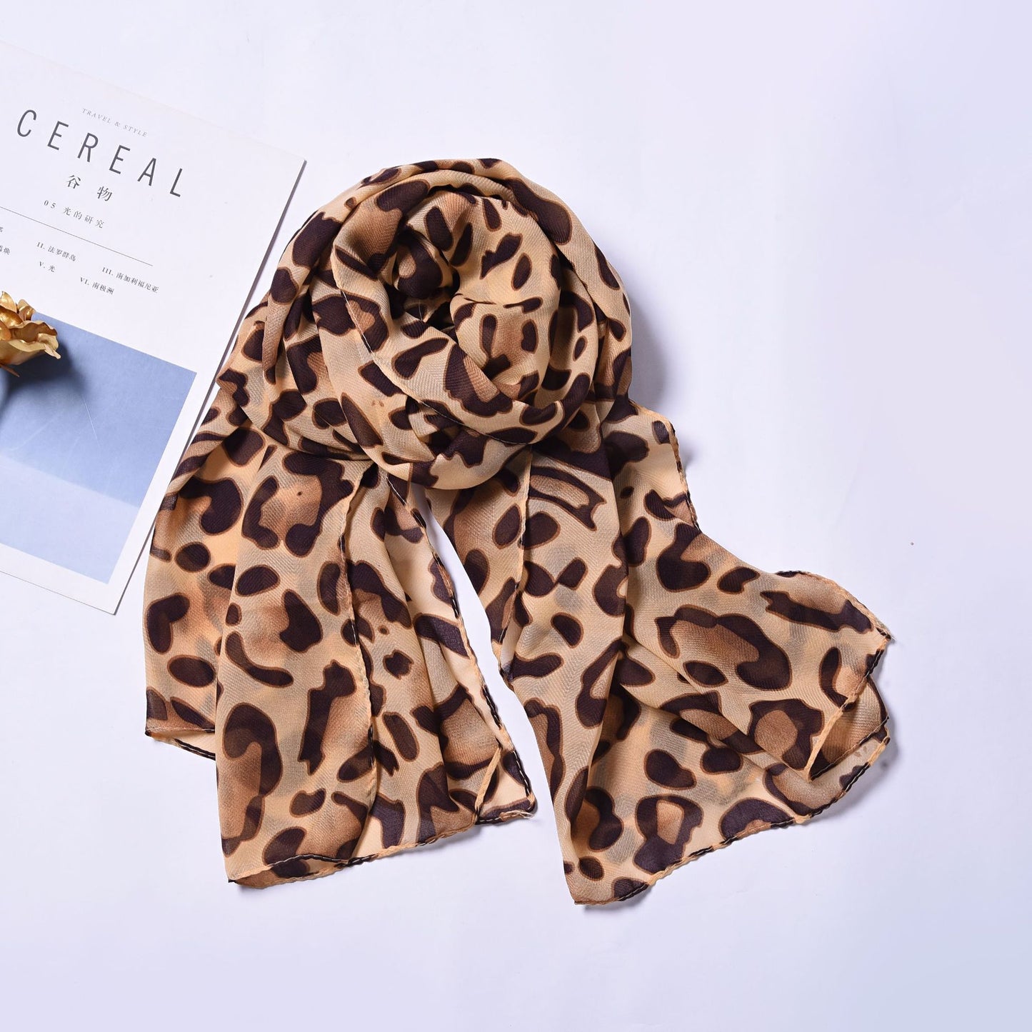 Women's Minimalist Classic Fashion Leopard Print Scarf