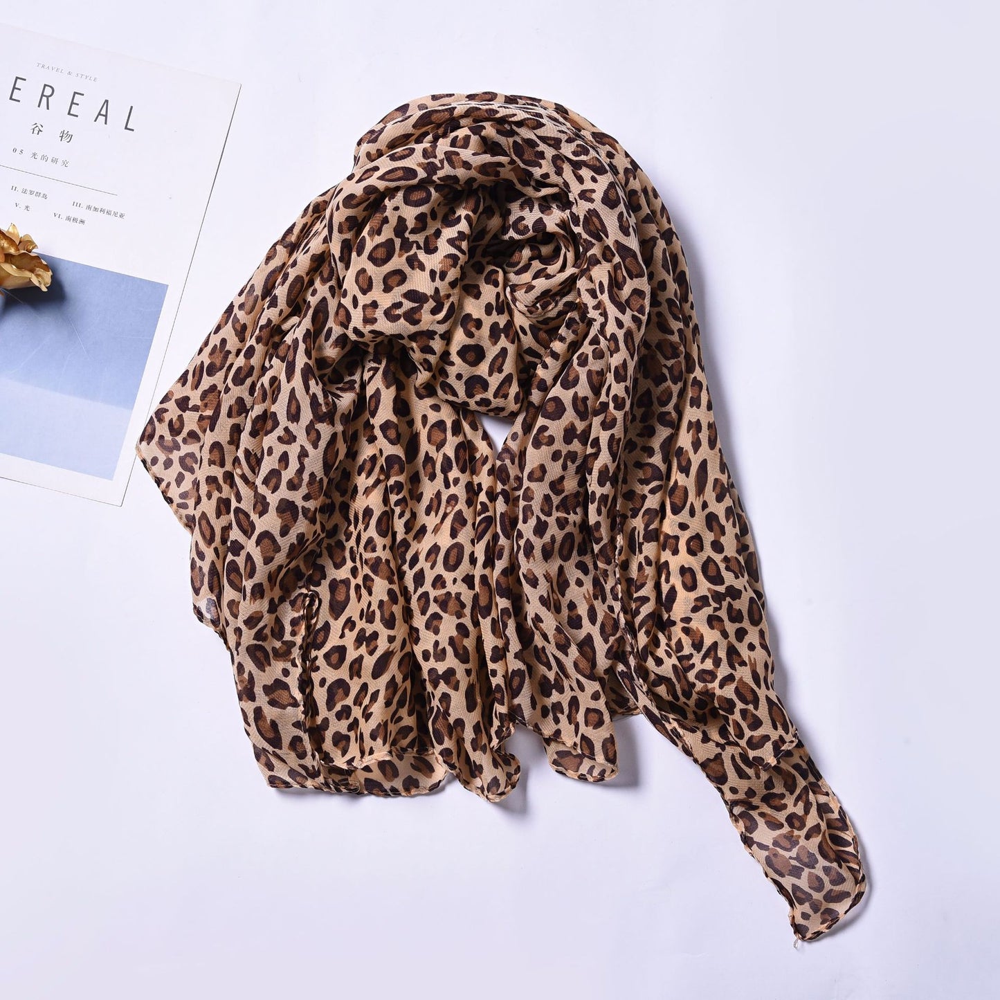 Women's Minimalist Classic Fashion Leopard Print Scarf