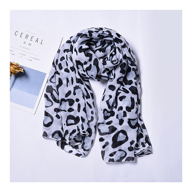 Women's Minimalist Classic Fashion Leopard Print Scarf